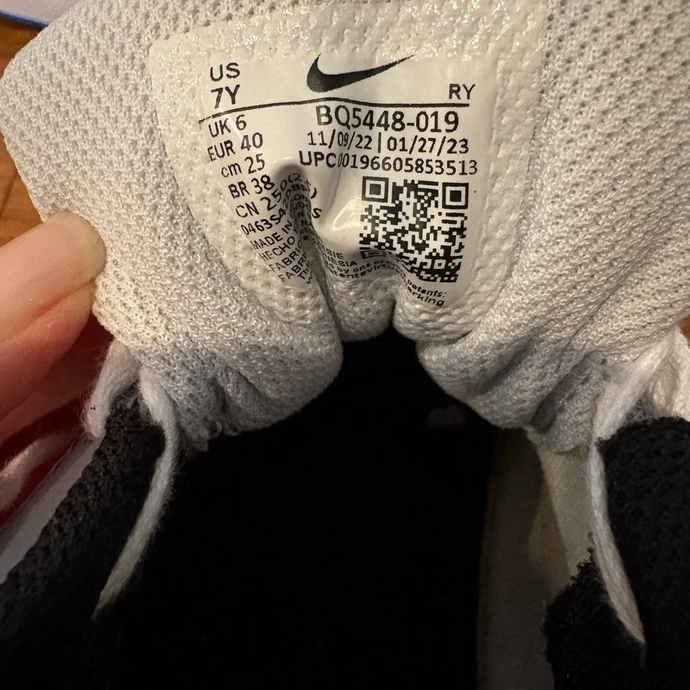 Men's Gray and White Low-Top Athletic Sneakers